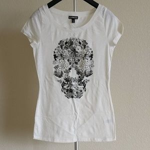 NWOT Express t- shirt skull face xs